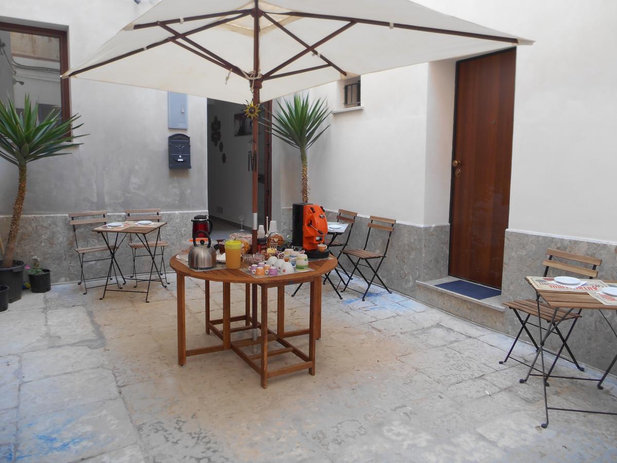 La Corte Dei Naviganti Apartment Trapani Exterior photo